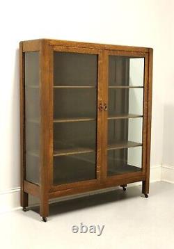 Antique Circa 1900 Tiger Oak MIssion Arts & Crafts China Cabinet