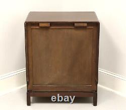 Antique Circa 1900 Ahogany Bedside / Chairside Chest Avec Cabinet & Bun Pieds