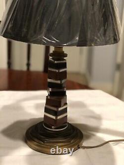 Arts et métiers antiques en laiton, onyx, quartz rouge et pierres semi-précieuses polies Lampe c1920