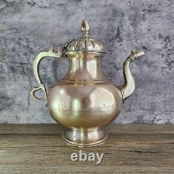 EXTRA LARGE 11 Antique Heavy Brass Tea Coffee Pot RESTORED and Polished<br/>	
<br/>
		Translation in French: Très grand 11 Antique Lourd Théière en laiton RESTAURÉE et Polie