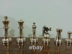 Ensemble de pièces d'échecs Lardy Staunton en laiton doré et poli antique de 3.2 pouces