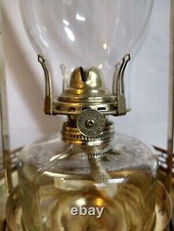 Lampe à huile suspendue antique de la salle de bibliothèque