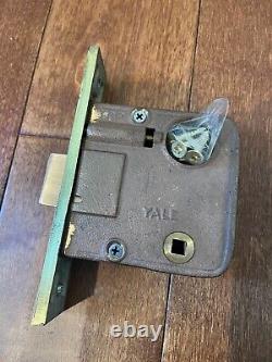 Serrure de porte à mortaise de corps vintage Yale LH avec plaques en laiton poli précis NOS