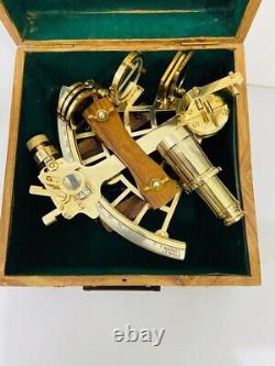 Sextant en laiton entièrement fonctionnel et poli avec finition antique avec boîte en bois.